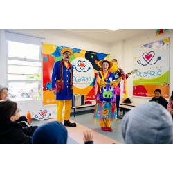 Medicando Alegria entra no clima das festas juninas e diverte pacientes do Hospital Infantil Waldemar Monastier